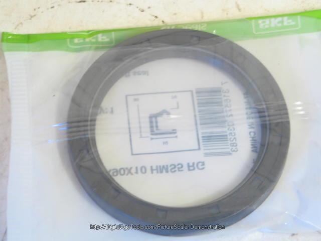 REVERSE ROTATION REAR SEAL