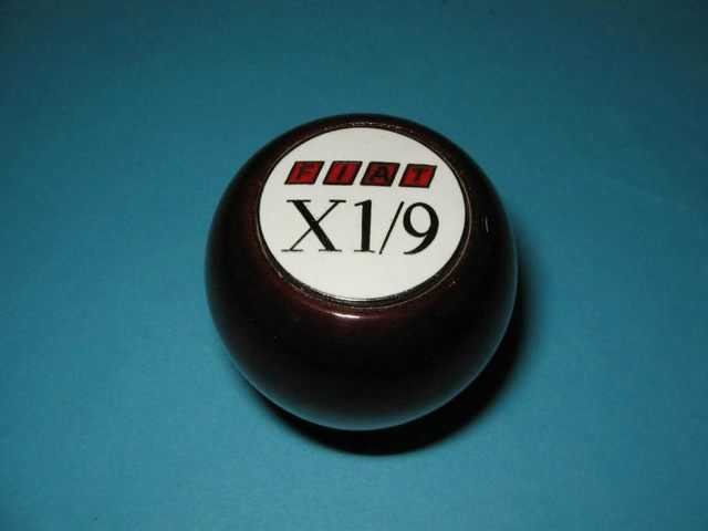 WHITE X19 IN WALNUT SHIFT KNOB