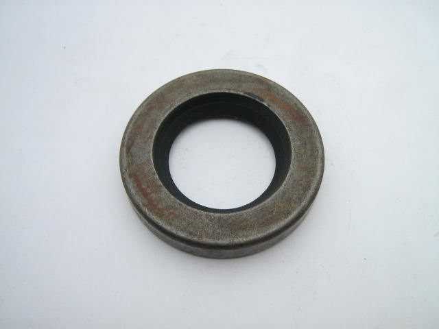 5 SPEED TRANS INPUT SEAL
