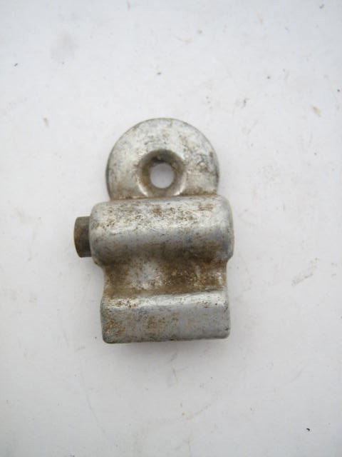 LT RR SLIDING DOOR GLASS LOCK