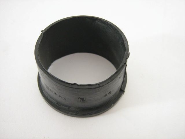 RUBBER AIR CLEANER TO CARB