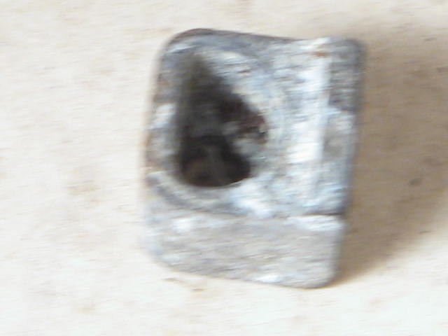 SPEEDOMETER RETAINER