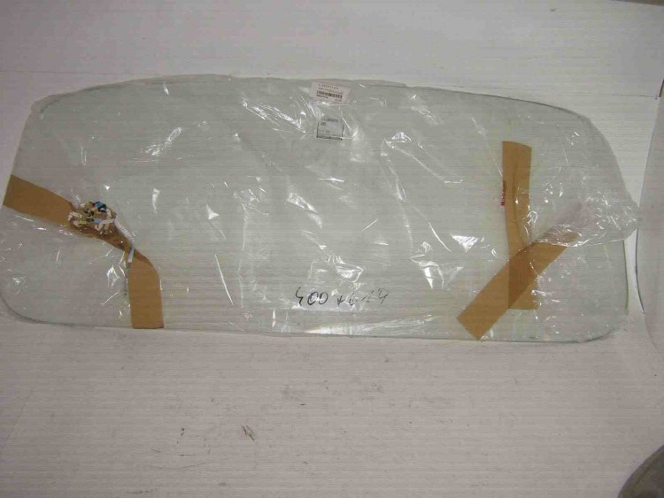 FRONT WINDSHIELD GLASS