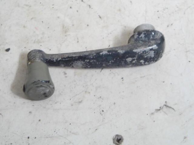 WINDOW HANDLE W GRAY KNOB