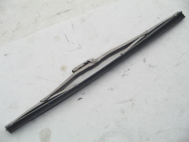 WIPER BLADE FOR STRAIGHT ARM