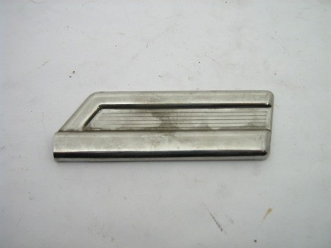 LEFT FRONT BRIGHT TRIM PIECE