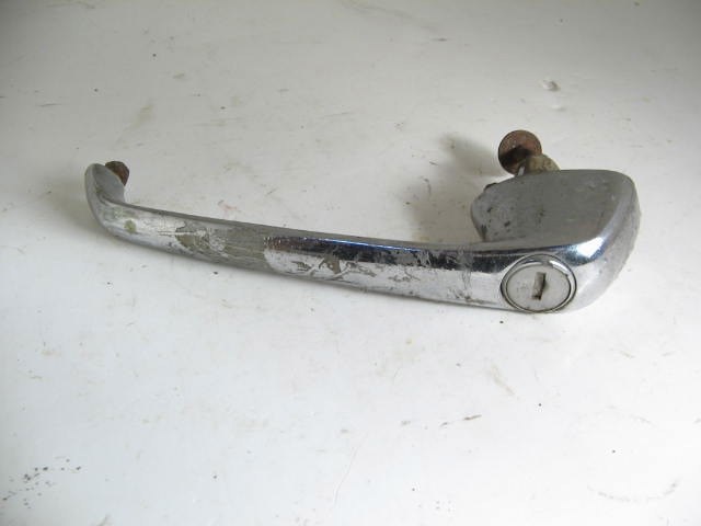 LEFT OUTSIDE DOOR HANDLE