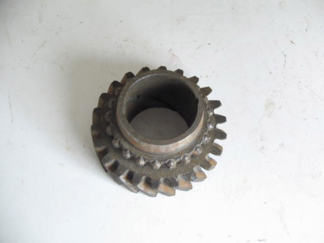 4-SPEED SECOND GEAR W 27 TEETH