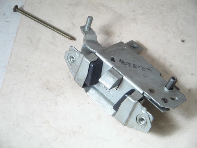 1959-64 RIGHT DOOR LATCH ASSY
