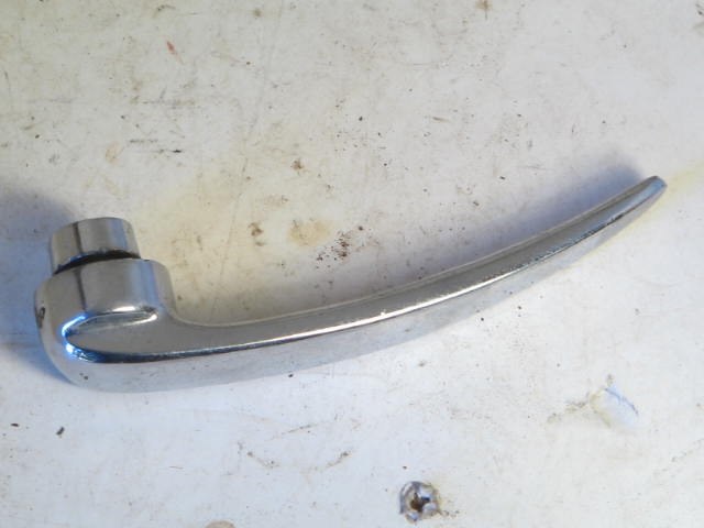 INSIDE RIGHT FRONT DOOR HANDLE