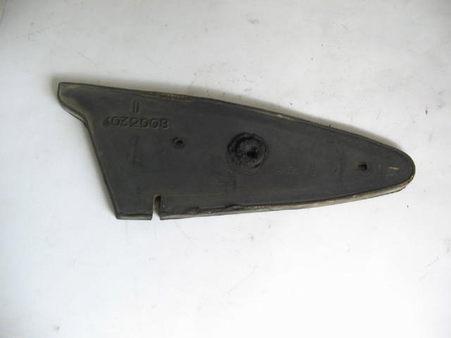 RT L/PLATE LAMP TO BODY GASKET
