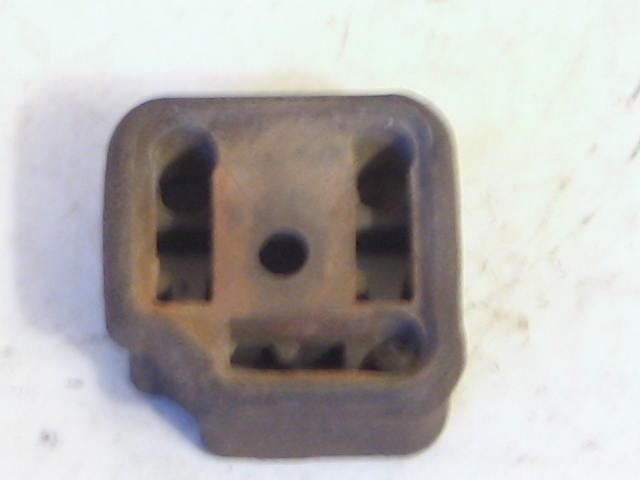 HEADLAMP CONNECTOR BLOCK