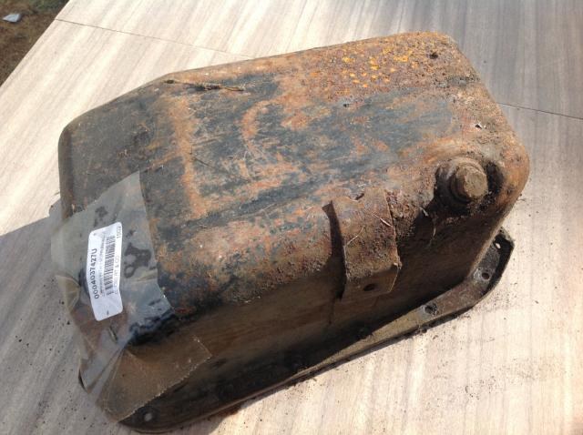 OIL PAN WITH 1 MUFFLER MOUNT