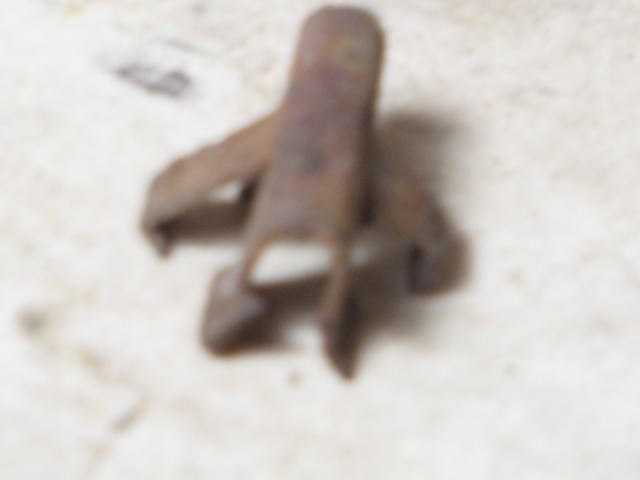 ROCKER TRIM RETAINING CLIP