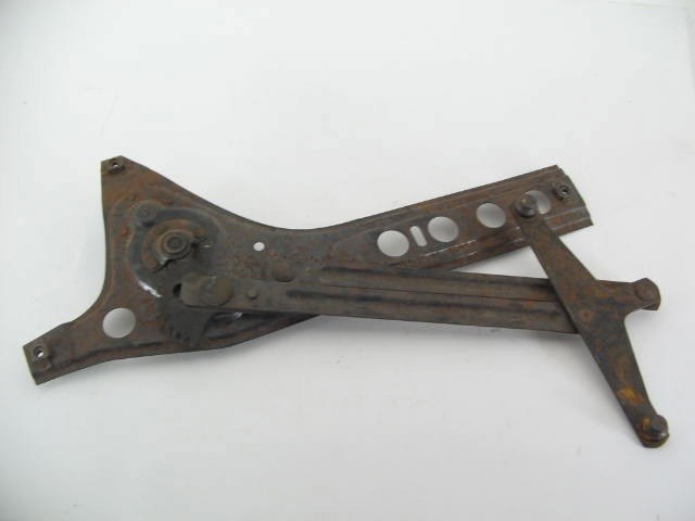 WINDOW REGULATOR ASSEMBLY