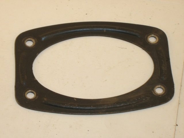AIR CLEANER RETAINING PLATE