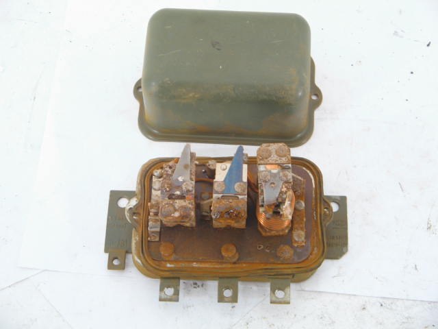 GENERATOR VOLTAGE REGULATOR