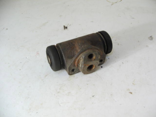 FRONT WHEEL CYLINDER 7/8"
