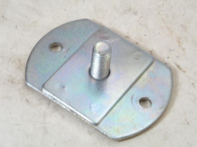 1966-74 ENGINE MNT UPPER PLATE