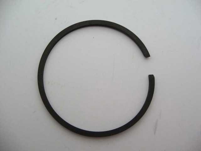 OIL SEALING RING AT CRANKSHAFT