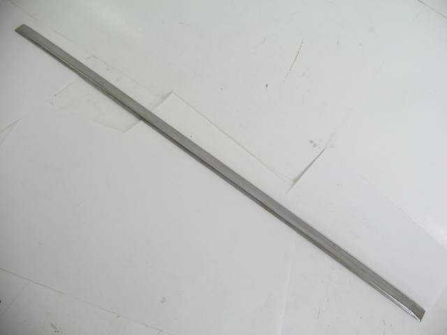 RIGHT DOOR BRIGHT MOULDING