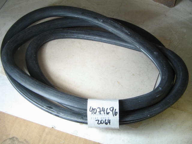 FRONT WINDSHIELD RUBBER GASKET