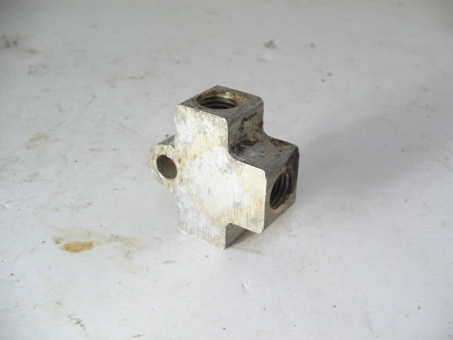 BRAKE HARD LINE T CONNECTOR