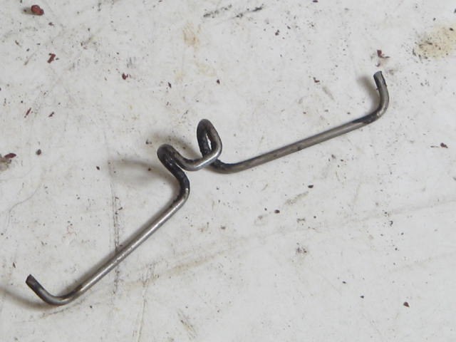 BRAKE PAD TENSION SPRING