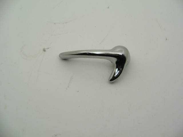 RIGHT CHROMED WING VENT HANDLE