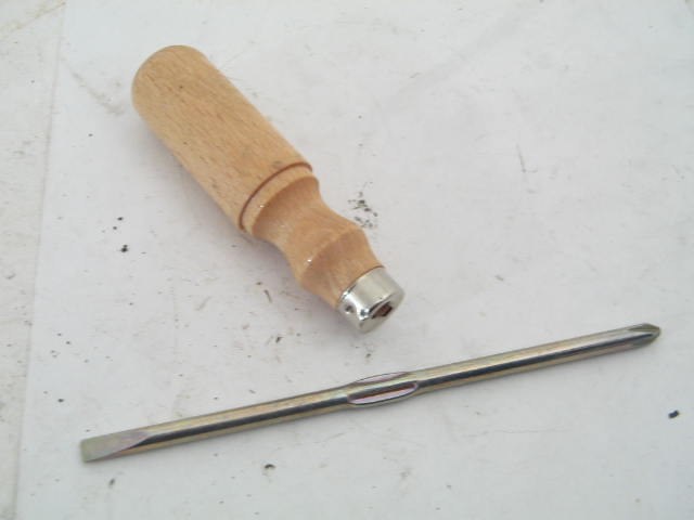 SCREWDRIVER