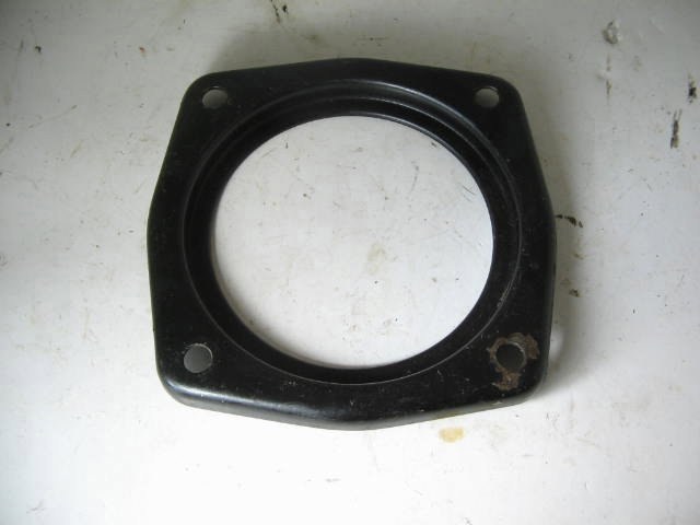 AXLE BOOT RETAINING PLATE