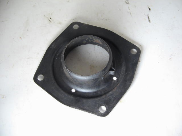 AXLE PLATE DEFLECTOR