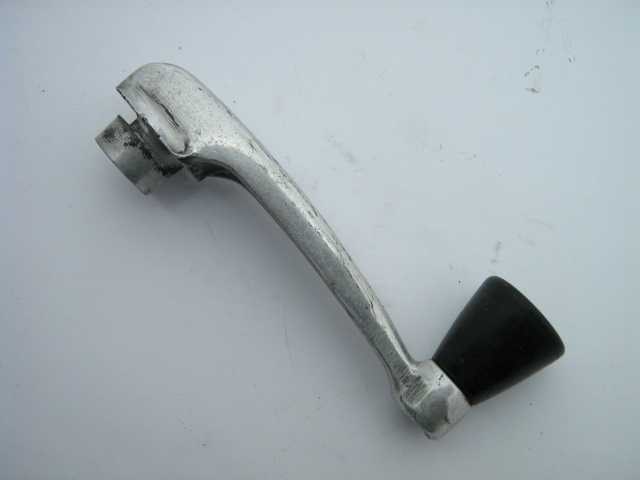 WINDOW HANDLE W BLACK KNOB