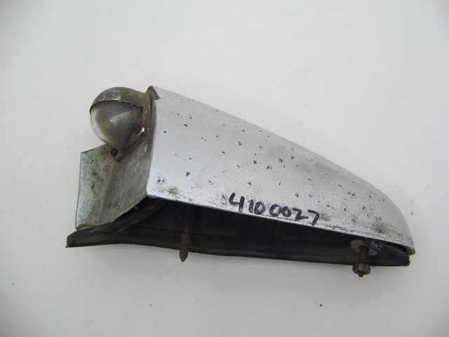 RIGHT LICENSE PLATE LAMP