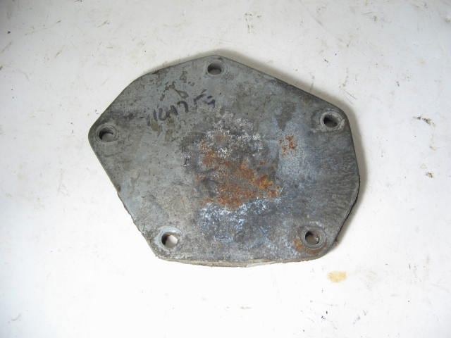 WATER JACKET COVERING PLATE
