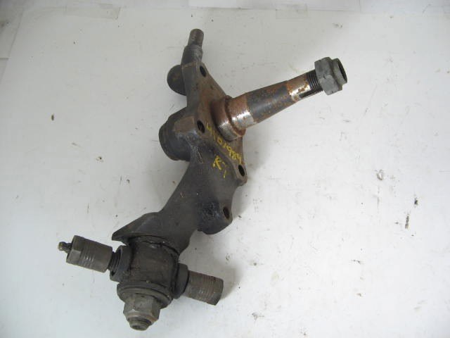 RIGHT FRONT SPINDLE