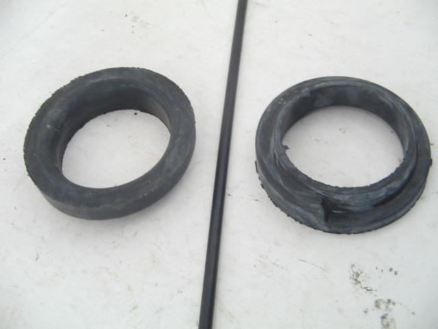 COIL SPRING UPPER MOUNT RUBBER