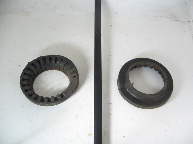 REAR COIL SPRING UPPER RUBBER