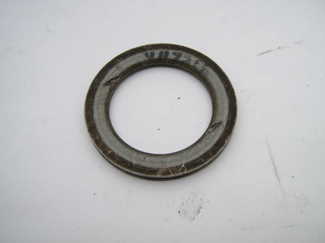 CRANK OIL RING HOLDER