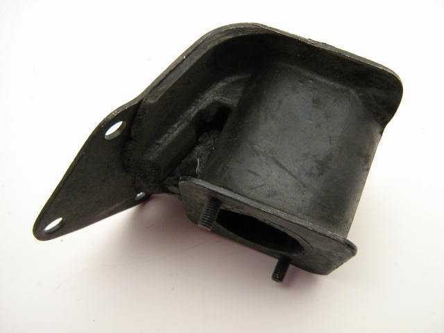 RUBBER ENGINE MOUNT
