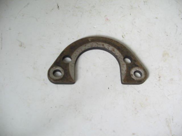 AUXILIARY DRIVE GEAR BRACKET