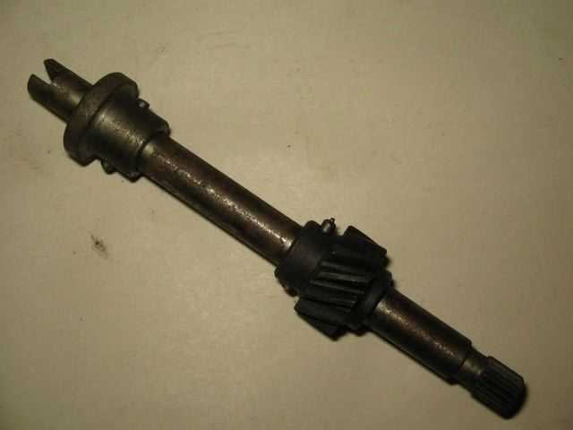 DISTRIBUTOR/OIL PUMP DRIVESHFT