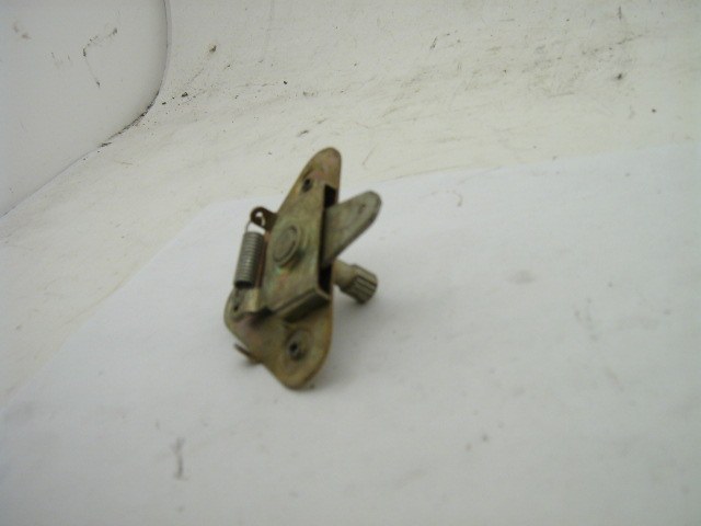 RT INSIDE DR HANDLE MECHANISM