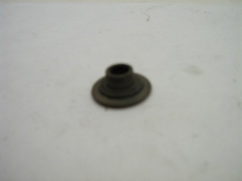 VALVE SPRING UPPER CUP