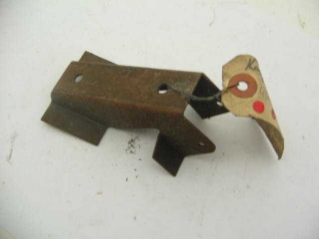 HINGE BRACKET