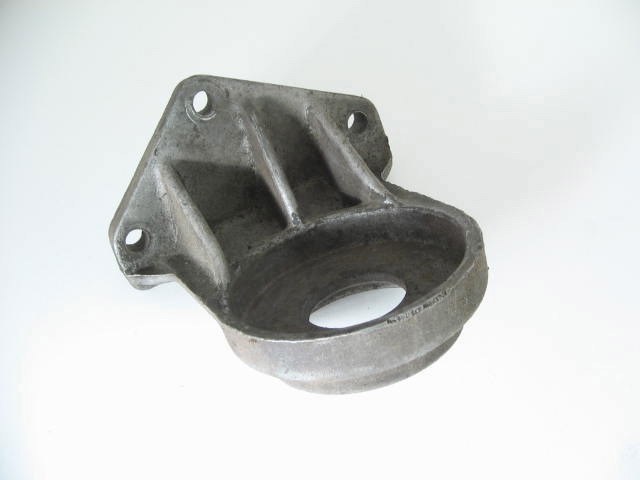 ENGINE MOUNT