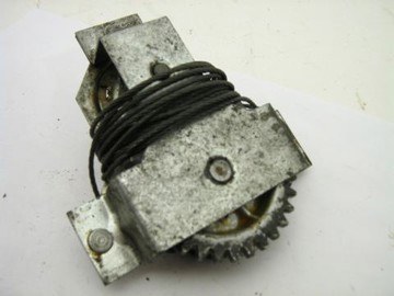 RIGHT DOOR WINDOW REGULATOR