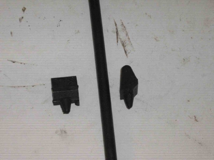 ENGINE COVER SQUARE RUBBER PAD