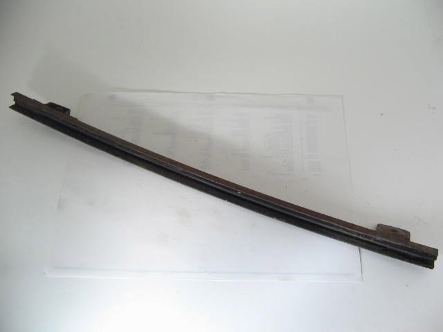 RIGHT REAR DOOR GLASS CHANNEL
