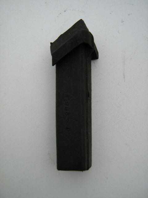 RT R DR GLASS TRIM RUBBER PAD